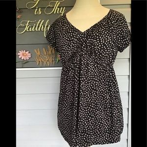 Women’s size large v neck top